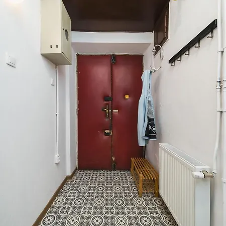 In The Jewish Quarter Apartment